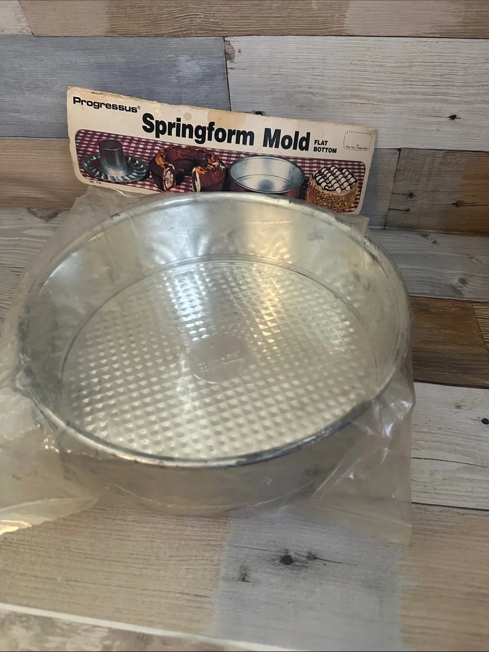 Vintage 1970’s Silver Springform Mold (Flat Bottom) NWT